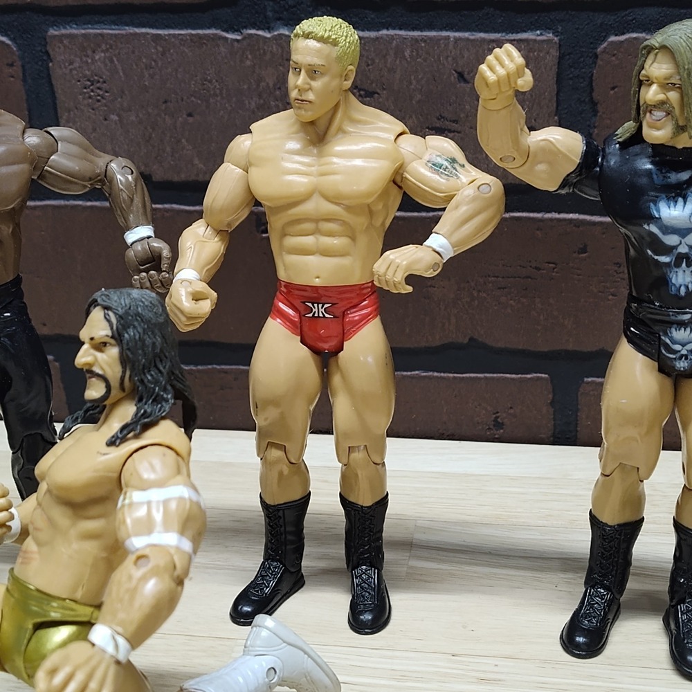 Lot of 2003 Jakks Pacific Wrestling figures and belts - Picture 10 of 14
